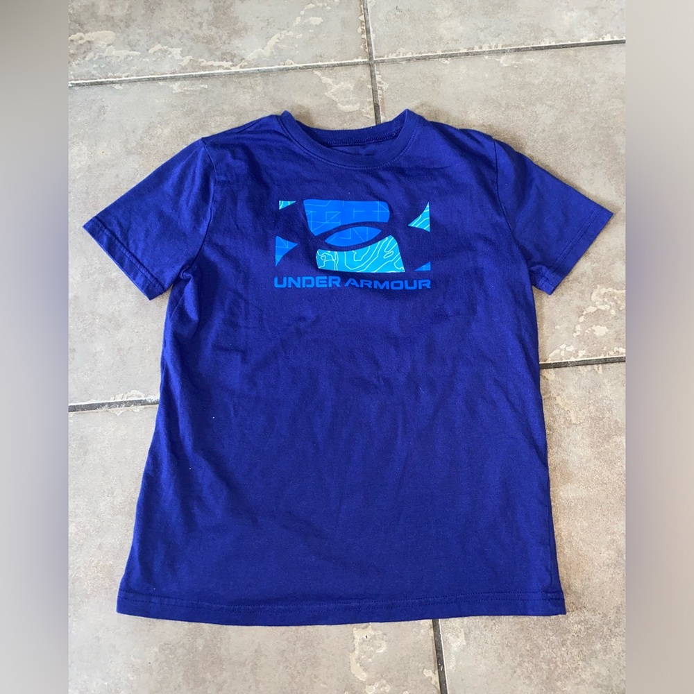Girls Youth Under Armour Shirt - Medium - Size 8